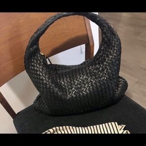 AUTHENTIC BOTTEGA VENETA INTRECCIATO SHOUL…